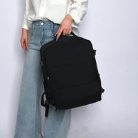 Reiserucksack in Schwarz am Tragegriff